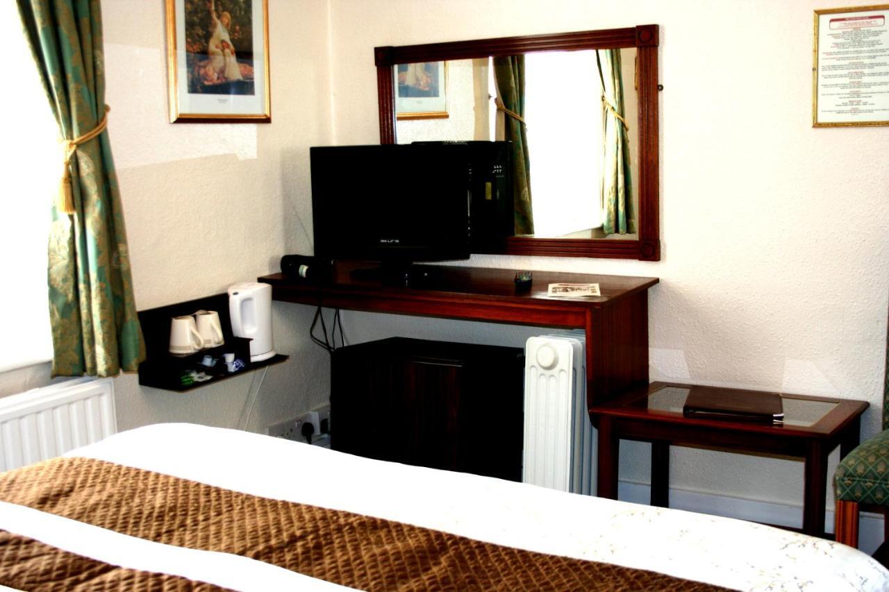 Ilfracombe House Hotel - Near Cliffs Pavilion Southend-on-Sea Bagian luar foto